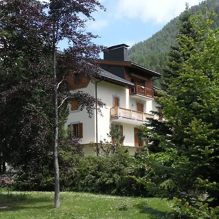 Arolles Apartman *