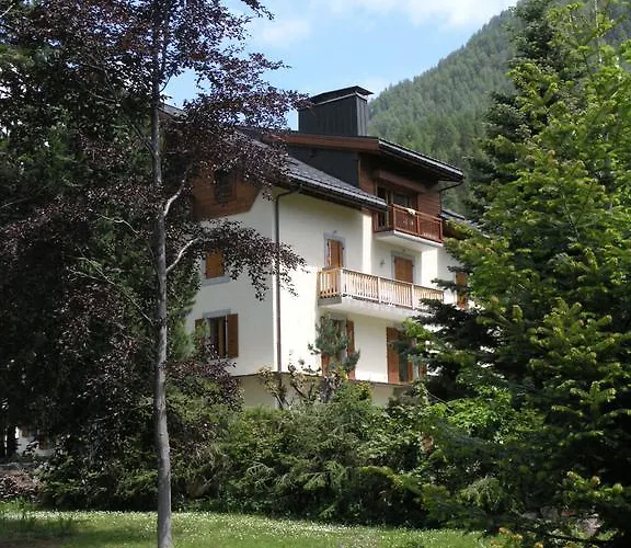 Arolles Apartman *