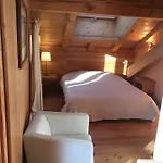 Arolles شقة *